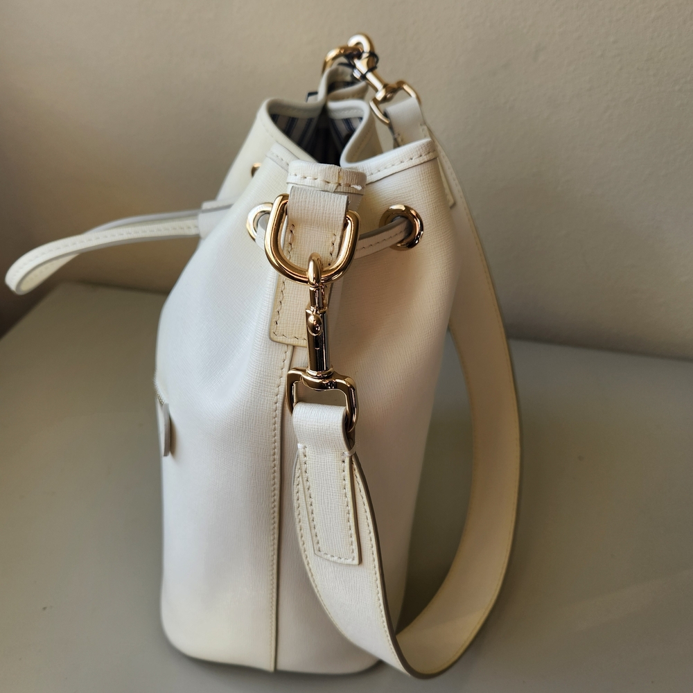 New Elegant Cream Dooney & Burke Bucket Bag - Picture 6 of 7
